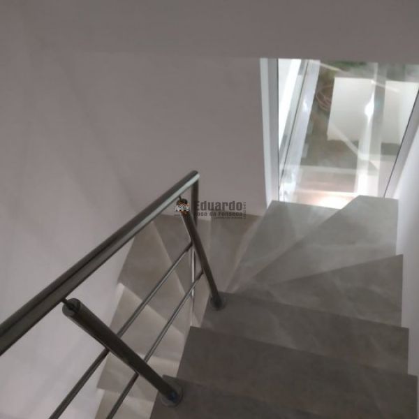 SOBRADO TRIPLEX 03 DORM. BAL.PEREQU.