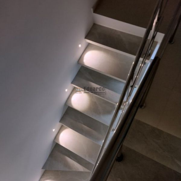 SOBRADO TRIPLEX 03 DORM. BAL.PEREQU.