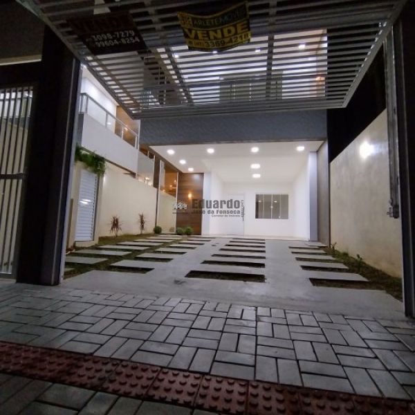 SOBRADO TRIPLEX 03 DORM. BAL.PEREQU.