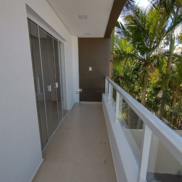 SOBRADO TRIPLEX 03 DORM. BAL.PEREQU.