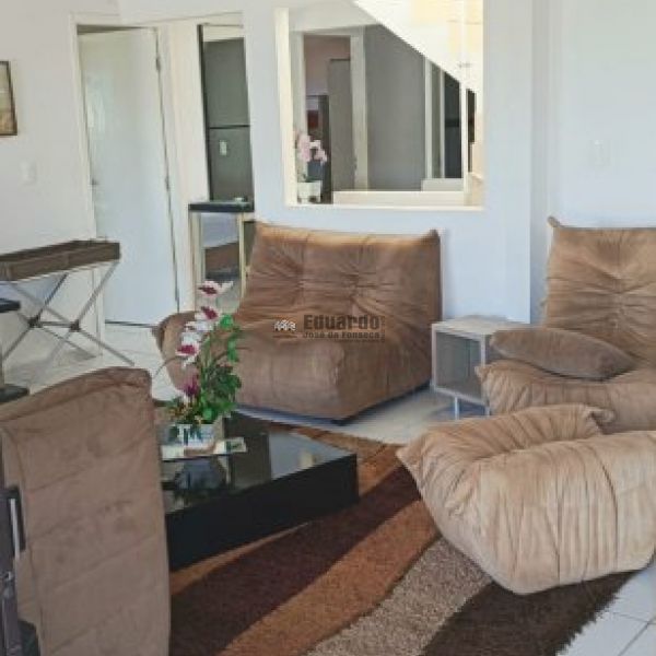 CASA COM 03 SUTES NA PRAIA DO ARA.