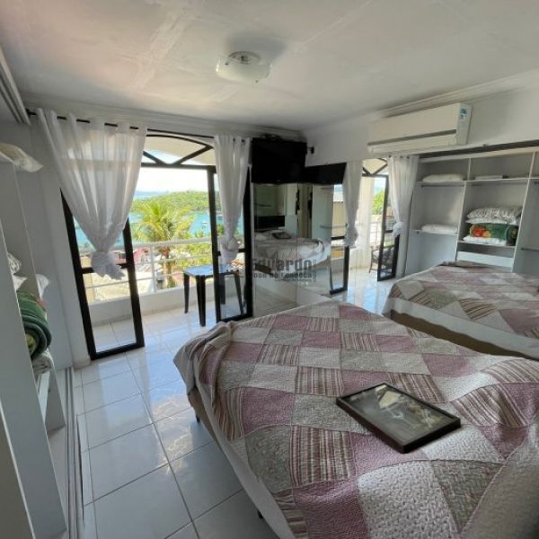 CASA COM 03 SUTES NA PRAIA DO ARA.