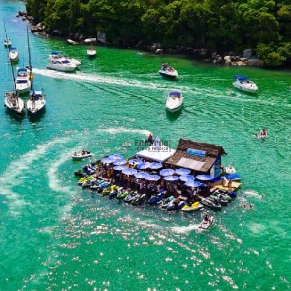 CASA COM 03 SUTES NA PRAIA DO ARA.