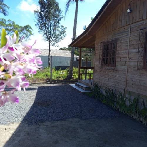 CASA  RUSTICA COM 01 SUTE EM PORTOBELO