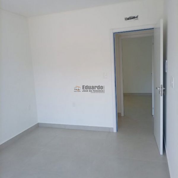 SOBRADO GEMINADO 02 SU�TES EM PORTO BELO