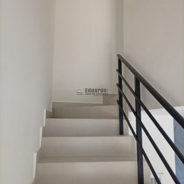 SOBRADO GEMINADO 02 SU�TES EM PORTO BELO