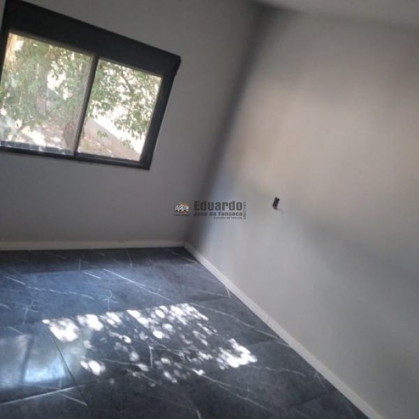 CASA NOVINHA COM 03 DORMITRIOS.