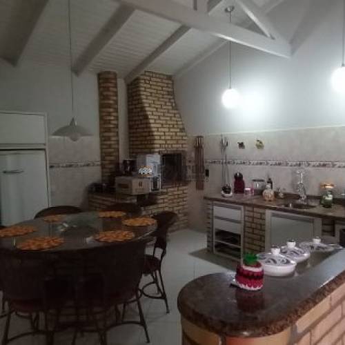 CASA EM PORTO BELO A 600 METROS DO BALN.DE PEREQU