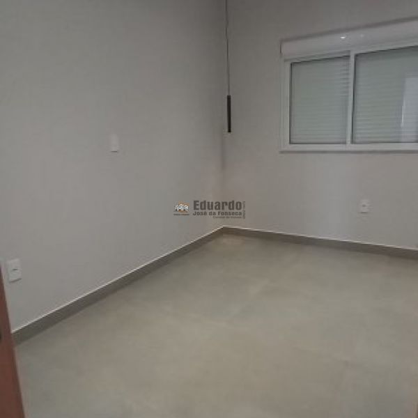 CASA  NOVA A POUCOS METROS DO MAR!