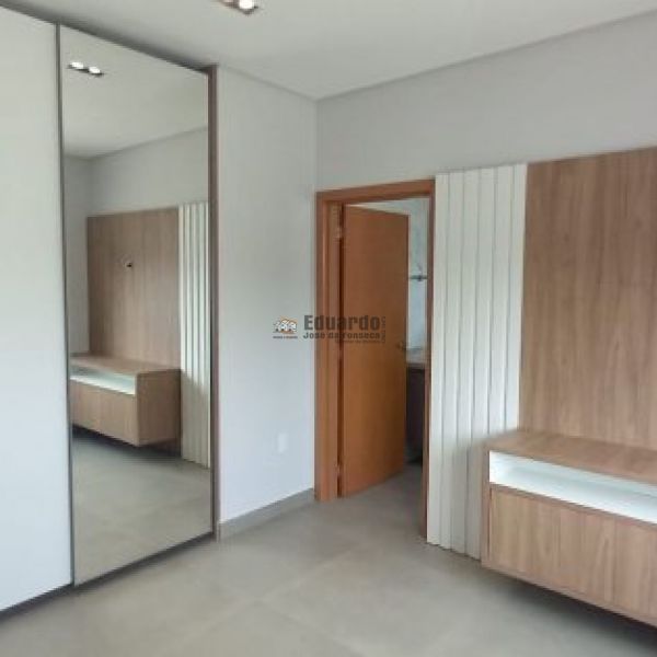 CASA  NOVA A POUCOS METROS DO MAR!