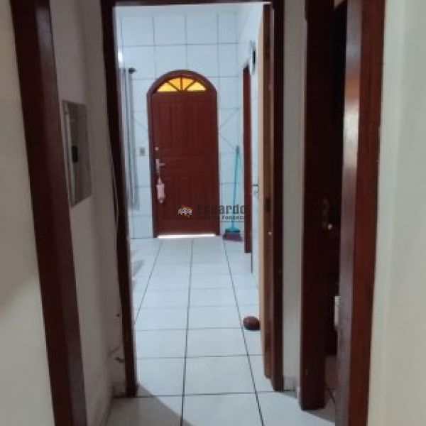 CASA NO CENTRO DE PORTO BELO