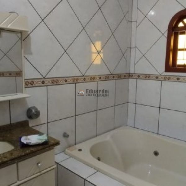 CASA NO CENTRO DE PORTO BELO