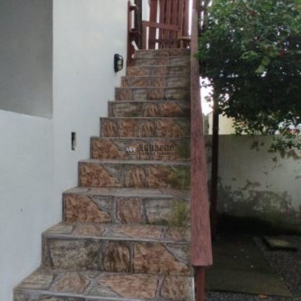 CASA NO CENTRO DE PORTO BELO