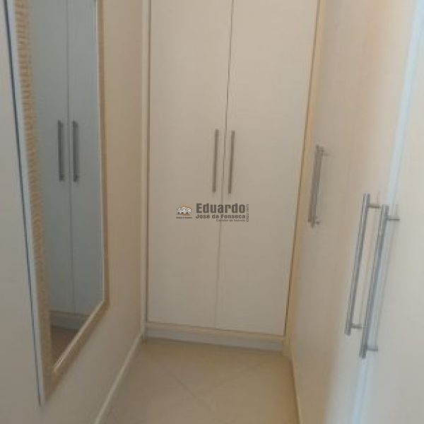 CASA COM 04 DORMITRIOS  EM PORTO BELO.