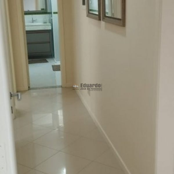 CASA COM 04 DORMITRIOS  EM PORTO BELO.