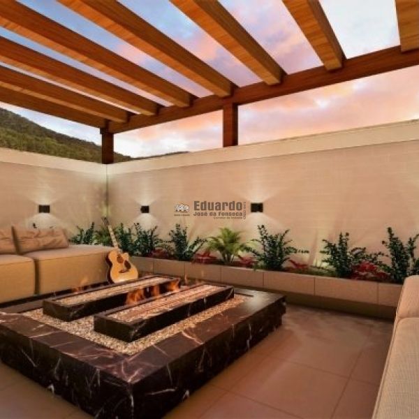 PR LANAMENTO DE 02 SUTES A 700METROS DO MAR