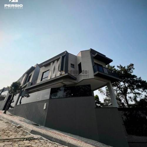 CASAS DE ALTO PADRO FRENTE MAR EM BALNERIO PEREQ