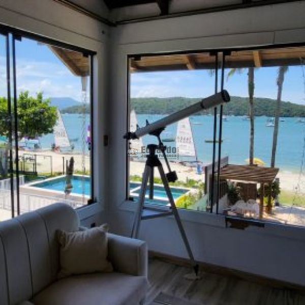 CASA FRENTE MAR PRAIA DE PORTO BELO
