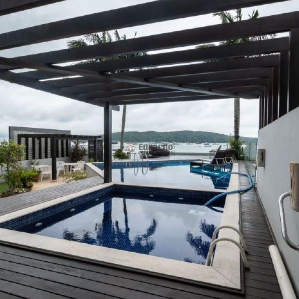 CASA FRENTE MAR PRAIA DE PORTO BELO