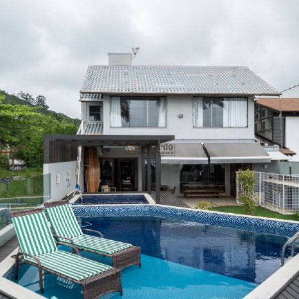 CASA FRENTE MAR PRAIA DE PORTO BELO