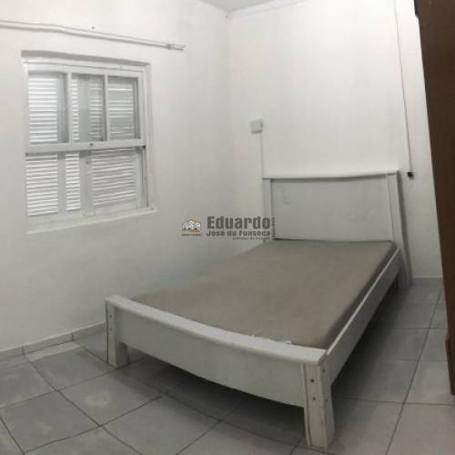 CASA EM AMPLO TERRENO NO CENTRO DE PORTO BELO