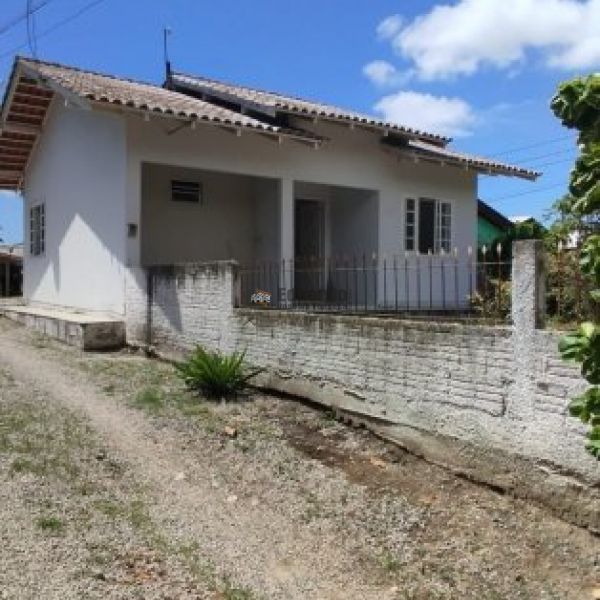 CASA DE 03 DORM. SERTO DE SANTA LUZIA.