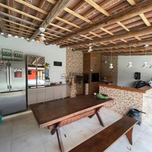 CASA MISTA  AMPLA  E ACONCHEGANTE 