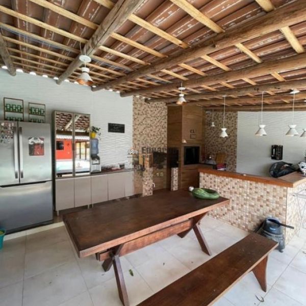 CASA MISTA  AMPLA  E ACONCHEGANTE 