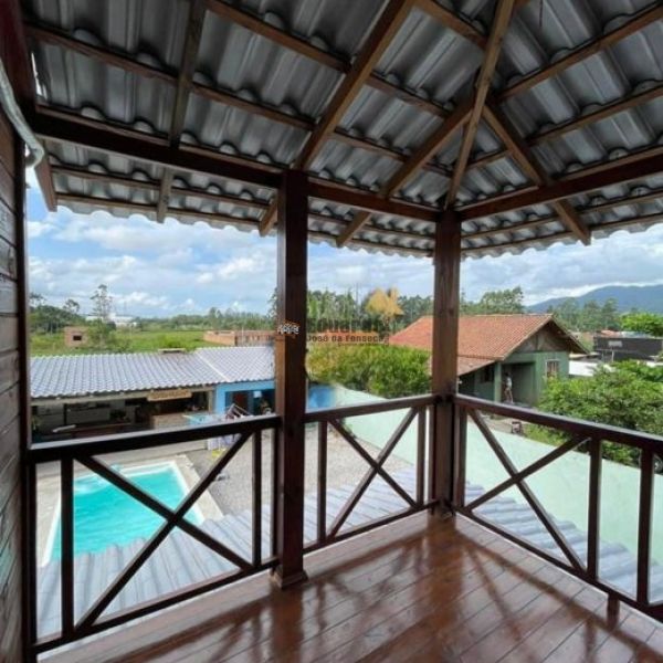 CASA MISTA  AMPLA  E ACONCHEGANTE 