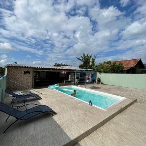 CASA MISTA  AMPLA  E ACONCHEGANTE 