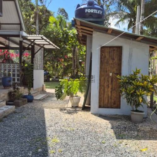 CASA RUSTICA EM STIO.