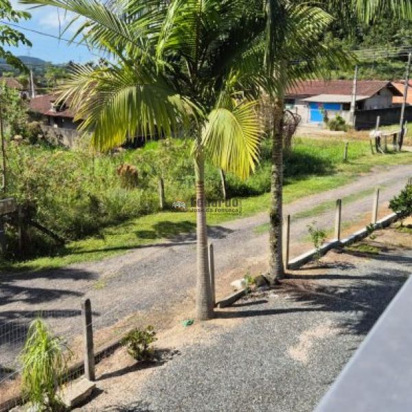 CASA RUSTICA EM STIO.