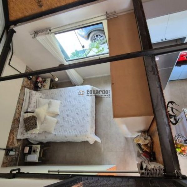 CASA RUSTICA EM STIO.