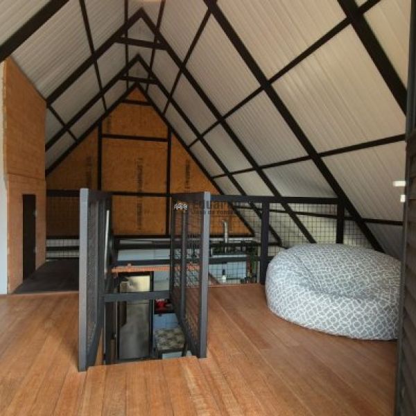 CASA RUSTICA EM STIO.