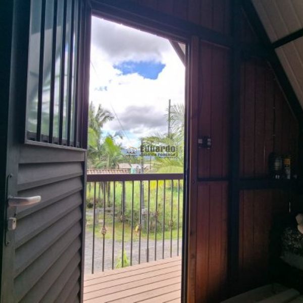 CASA RUSTICA EM STIO.