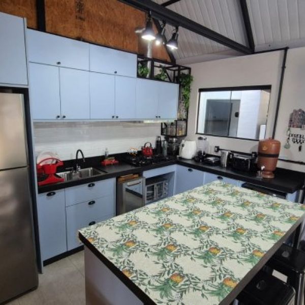 CASA RUSTICA EM STIO.