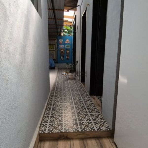 CASA RUSTICA EM STIO.