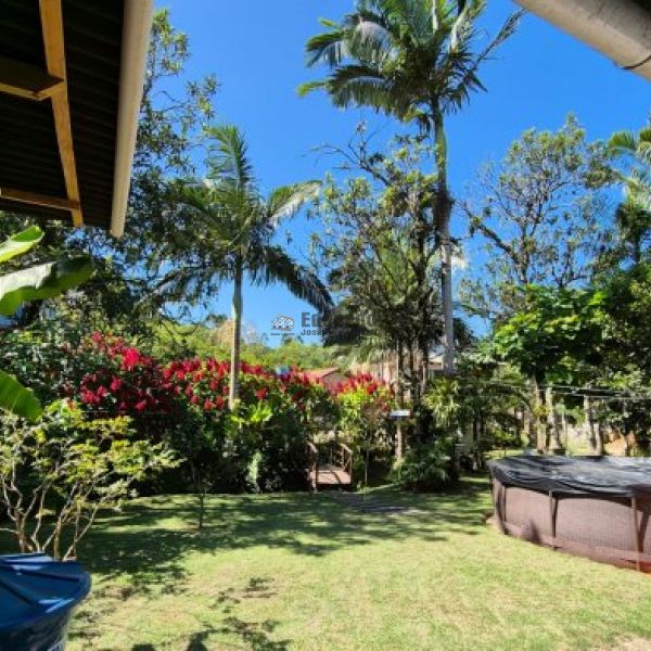 CASA RUSTICA EM STIO.