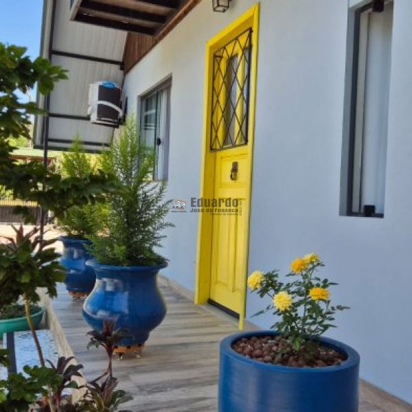 CASA RUSTICA EM STIO.