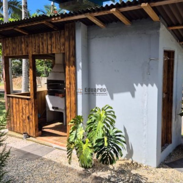 CASA RUSTICA EM STIO.