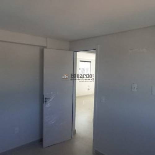 APARTAMENTO 02 DOR,SENDO 01 SUTE