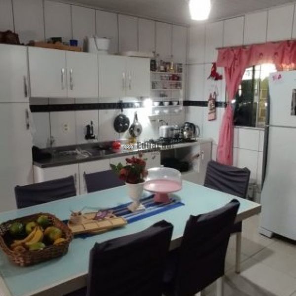 CASA FRENTE AVENIDA COM TRS DORMITORIOS