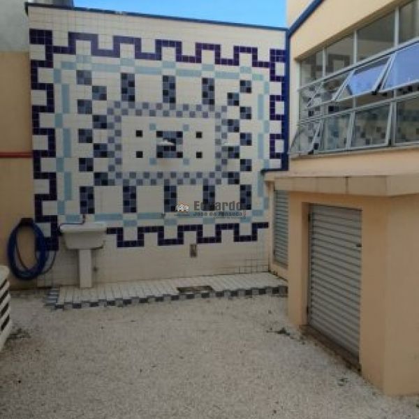 APARTAMENTO EM EXCELENTE LOCALIZAO