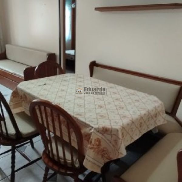 APARTAMENTO EM EXCELENTE LOCALIZAO