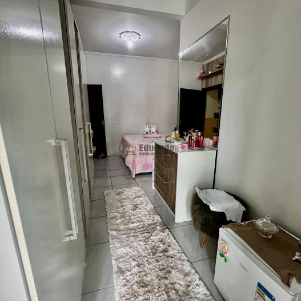 CASA FRENTE AVENIDA COM TRS DORMITORIOS