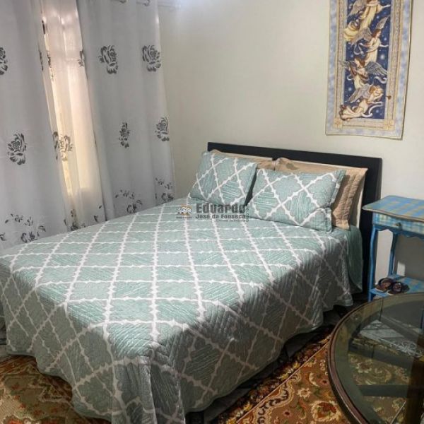 CASA COM 03 DORMITRIOS NO CENTRO DE PORTO BELO.