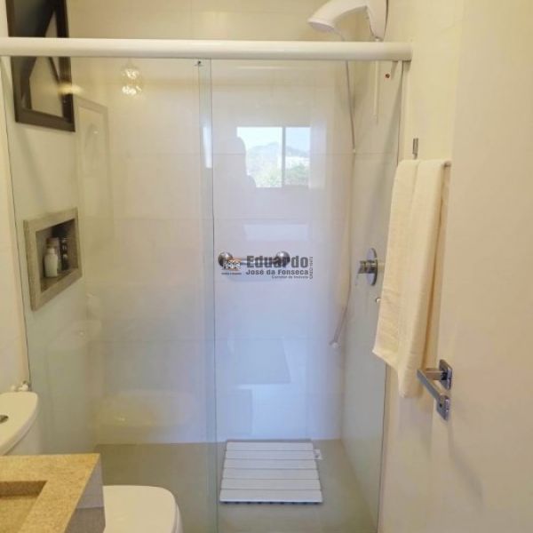 APARTAMENTO NA PRAIA DE BOMBAS 