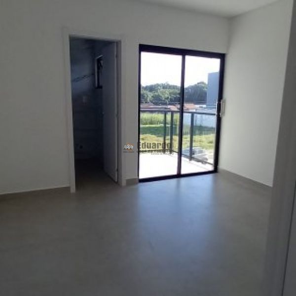 SOBRADO GEMINADO  03 SUTES NO VILA NOVA.