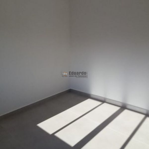 SOBRADO GEMINADO  03 SUTES NO VILA NOVA.