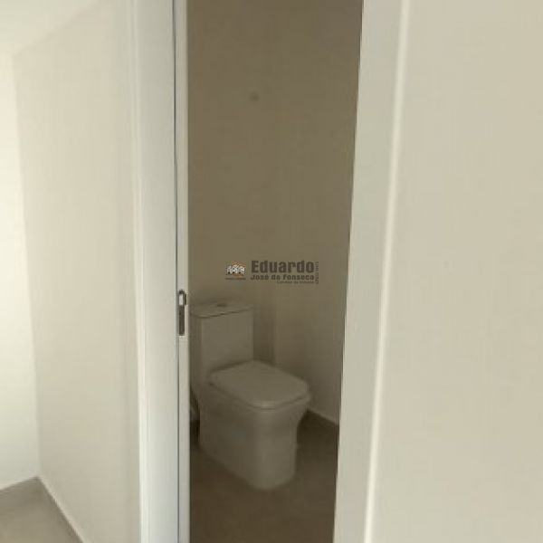 SOBRADO GEMINADO  03 SUTES NO VILA NOVA.